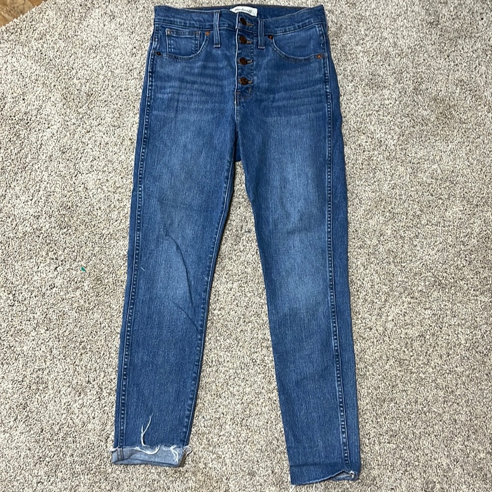 Madewell 10” high rise skinny jeans. Button up front. Size 28. Inseam 26”